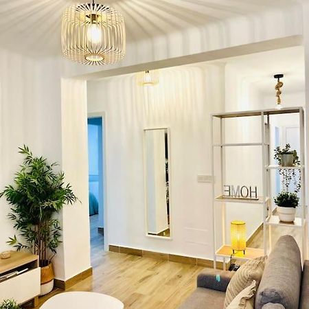 New Spacious And Cozy Apartment - マラガ エクステリア 写真
